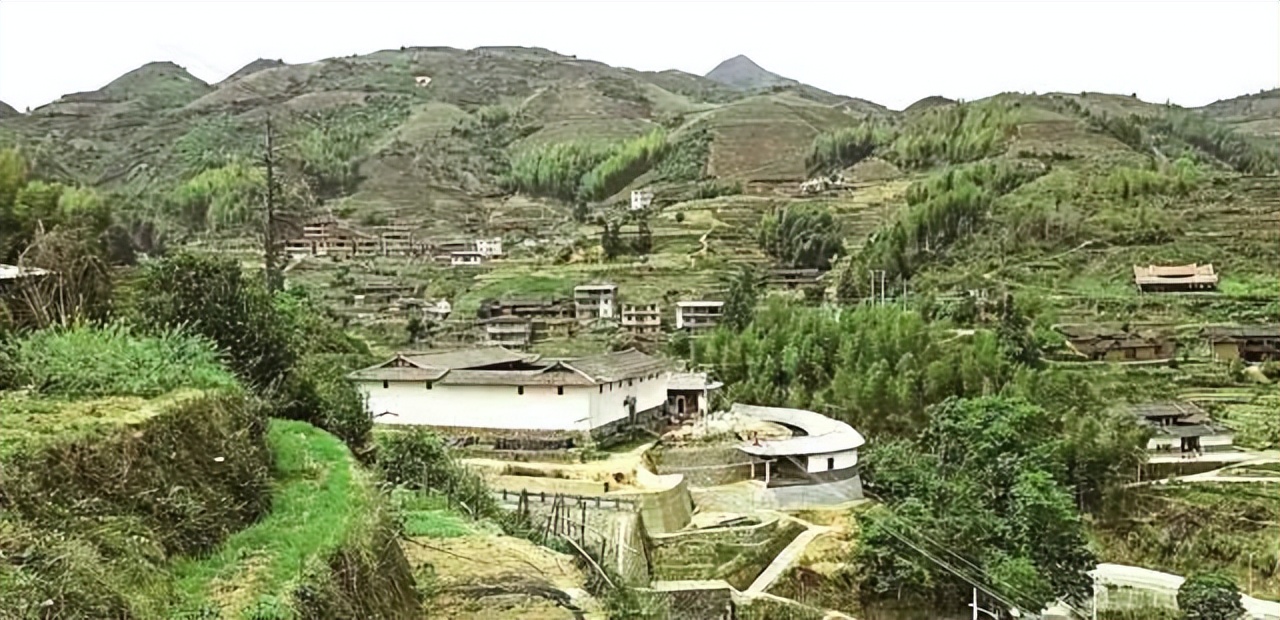 违规举牌一年涨幅470%“牛股”，“牛散”陈发树与妻儿一家齐发动