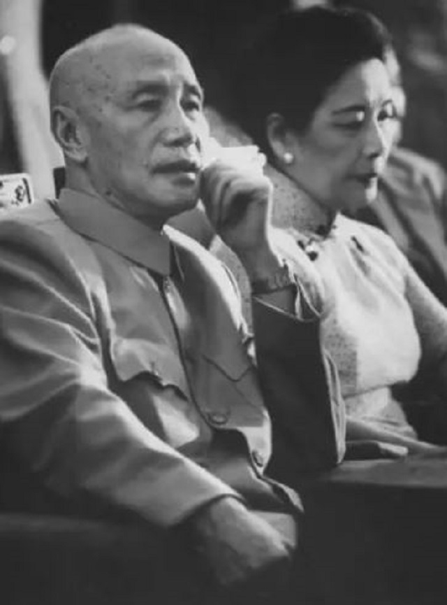 1945年重庆谈判，毛主席全身而退，阴谋落空的蒋介石后招是什么