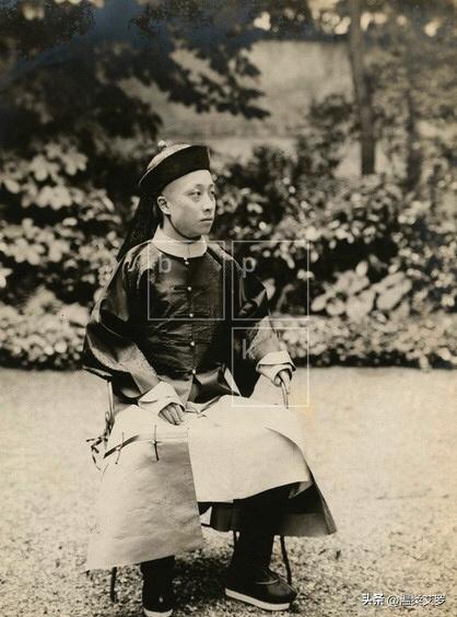 日军日记：路遇逃难的女学生，我将她的腿骨做成了锋利的*刀刺**!