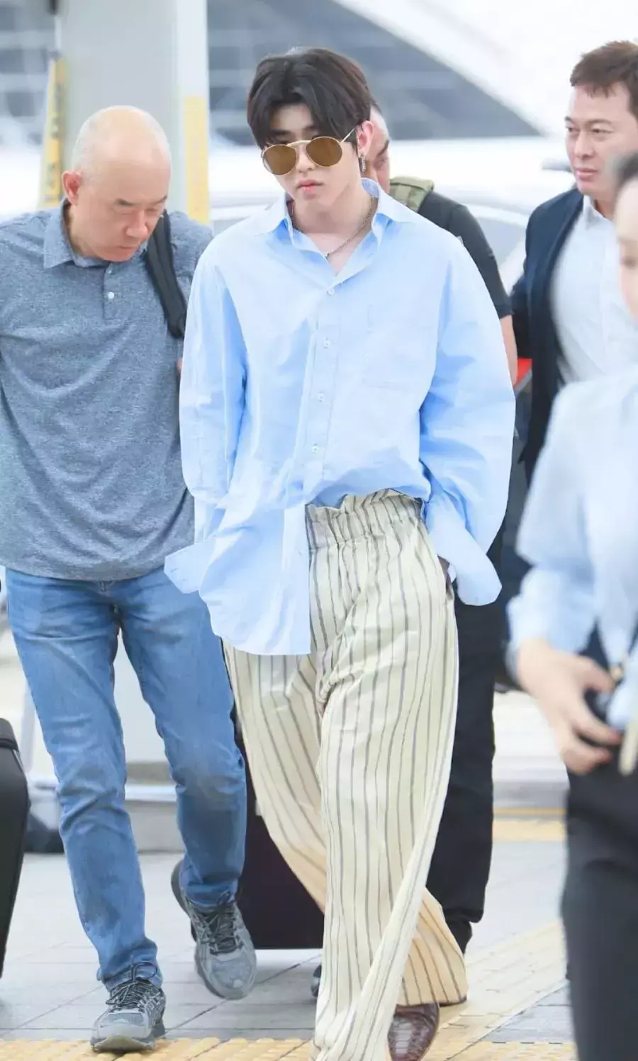 蔡徐坤以前和现在身材,蔡徐坤现在身材和以前身材