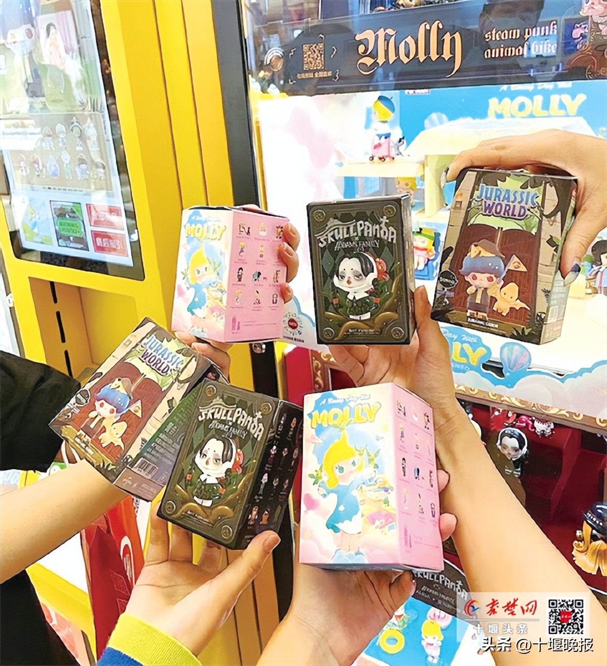 惊喜还是套路？女子迷上“快递盲盒”，“快递多到用小推车拉”