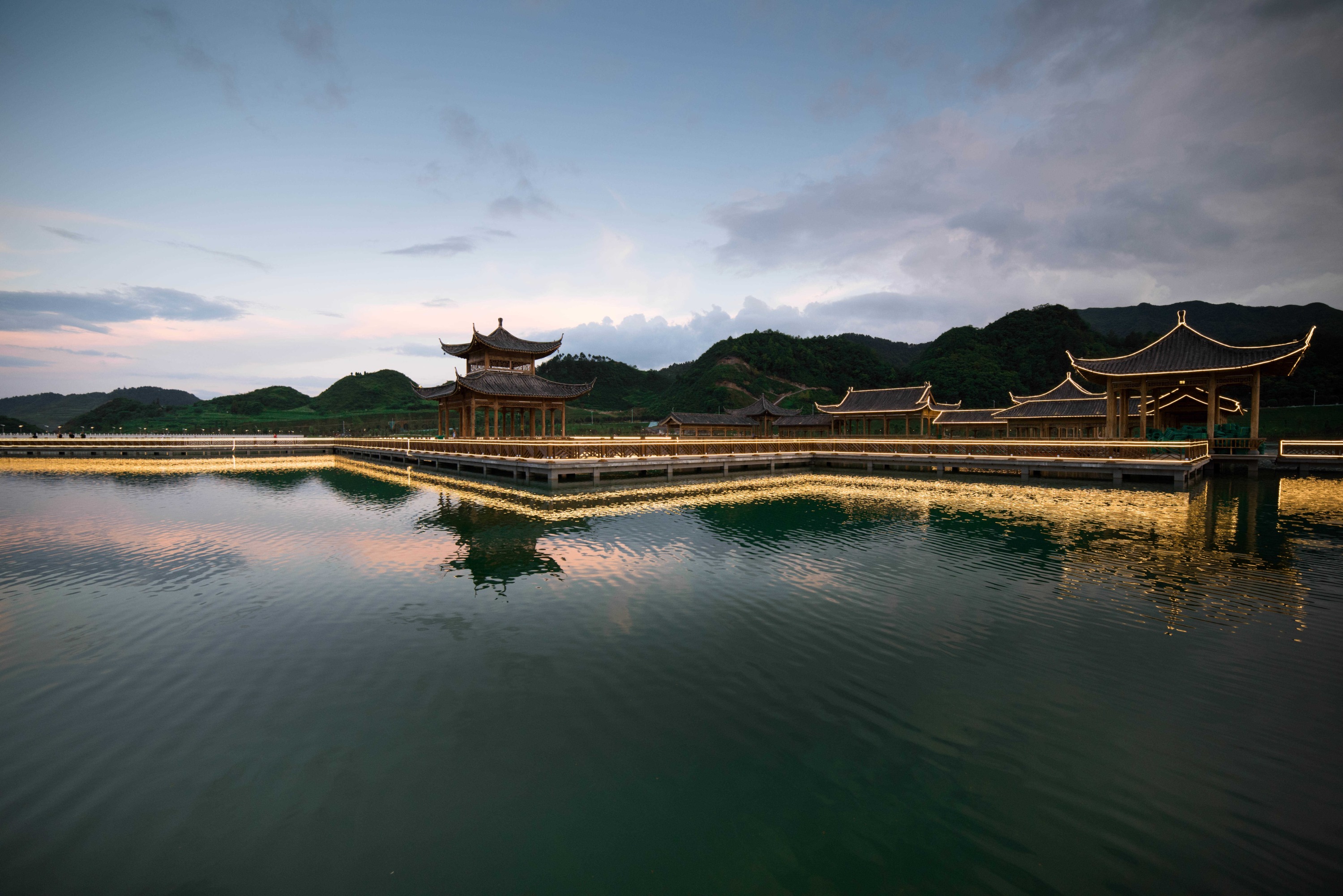 多彩贵州花海旅游,贵州大美黔南风景如画