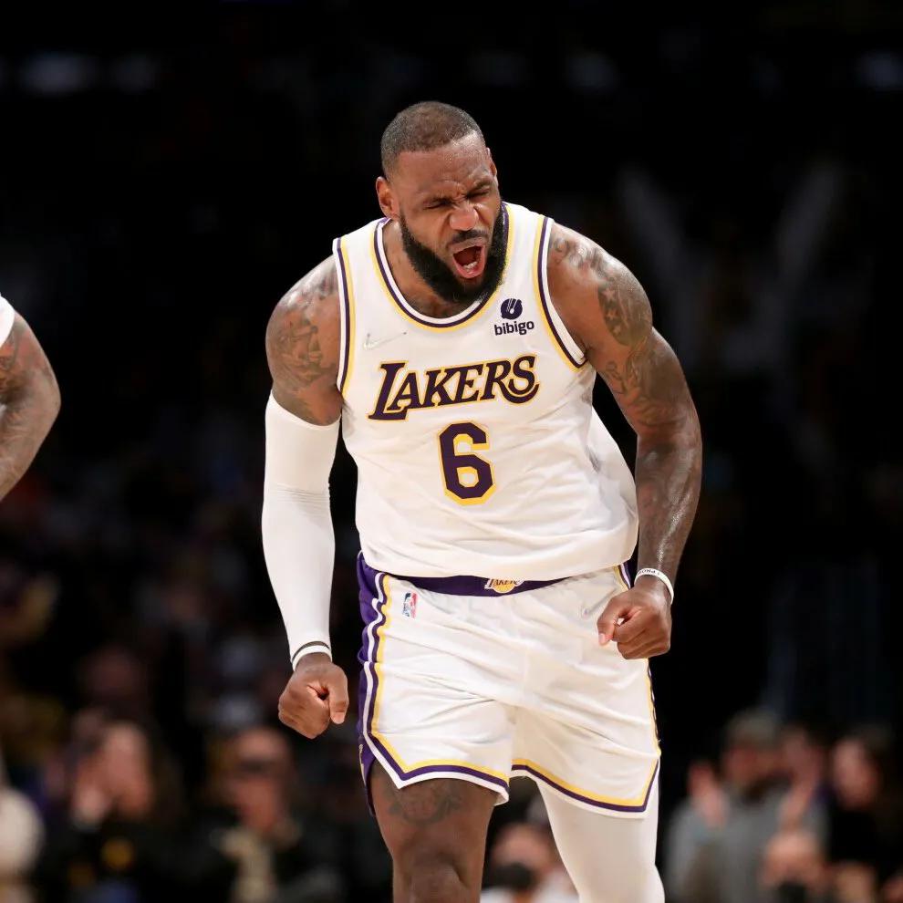 连续36场不败纪录被打破了,湖人vs灰熊老詹最后超远三分