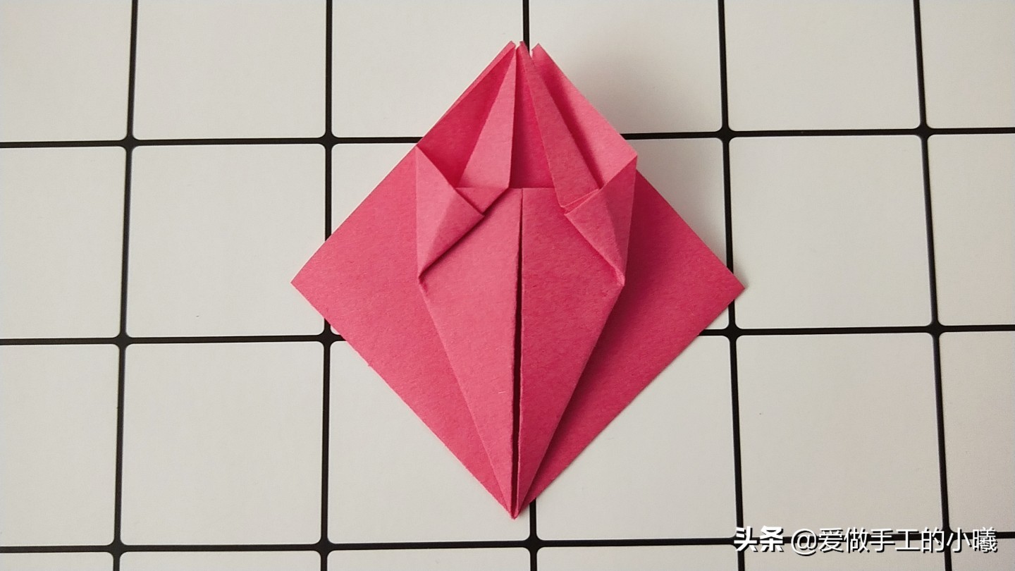 折纸小草最简单的折法,怎么用小星空纸折一个简单的手工