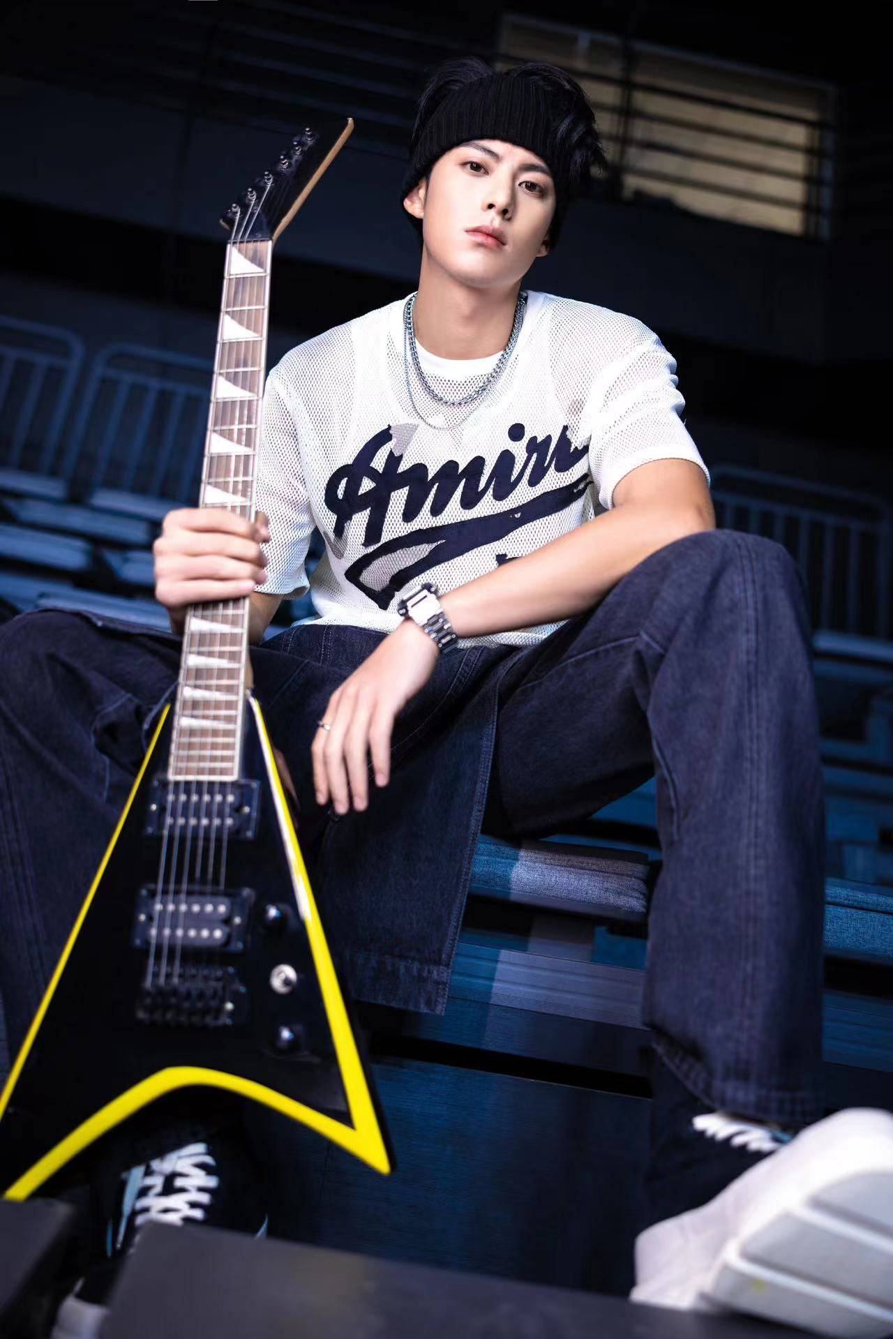 王鹤棣小红书很火,王鹤棣微博换头像小红书