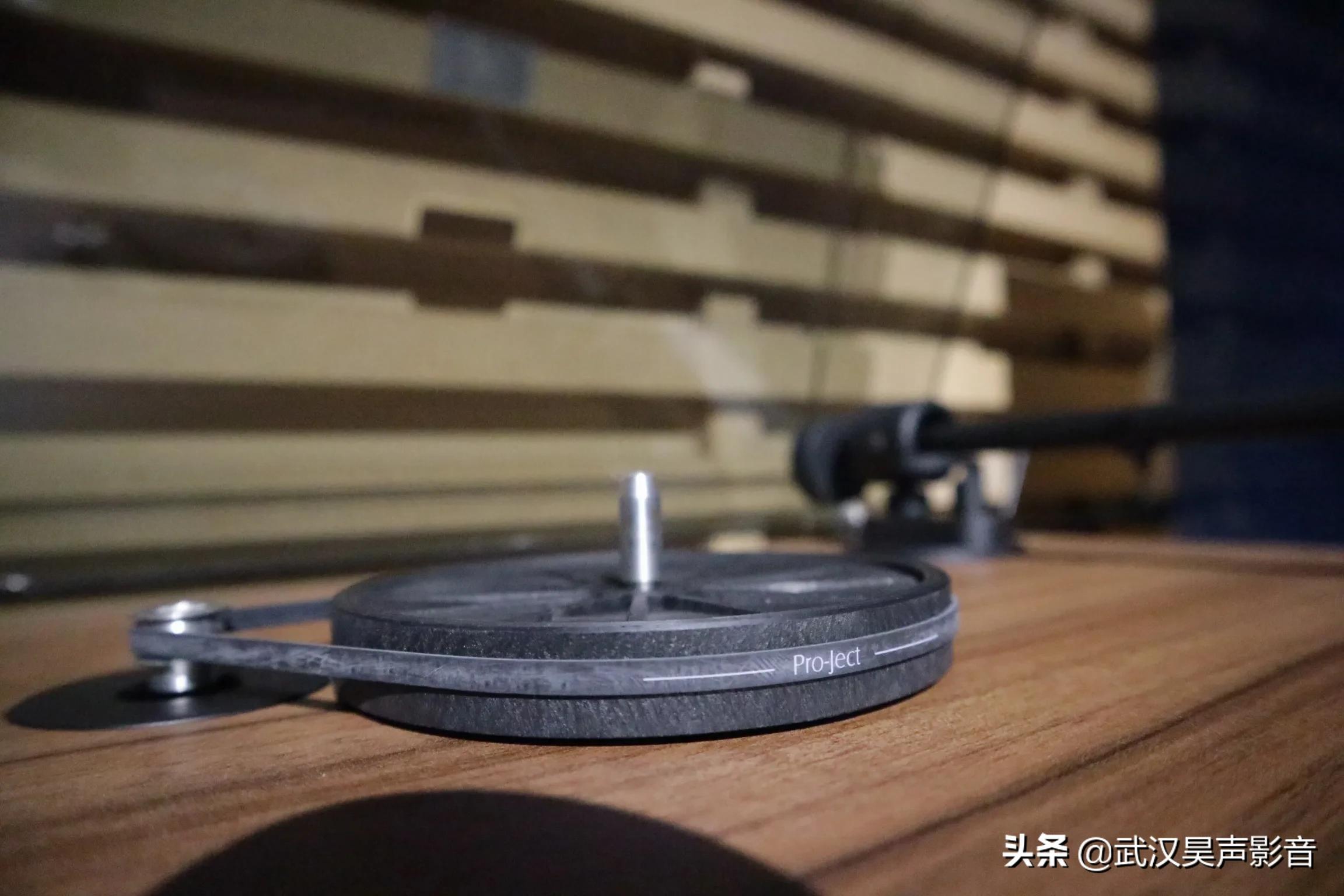 给刚入坑的玩家几个建议,黑胶值得入坑吗