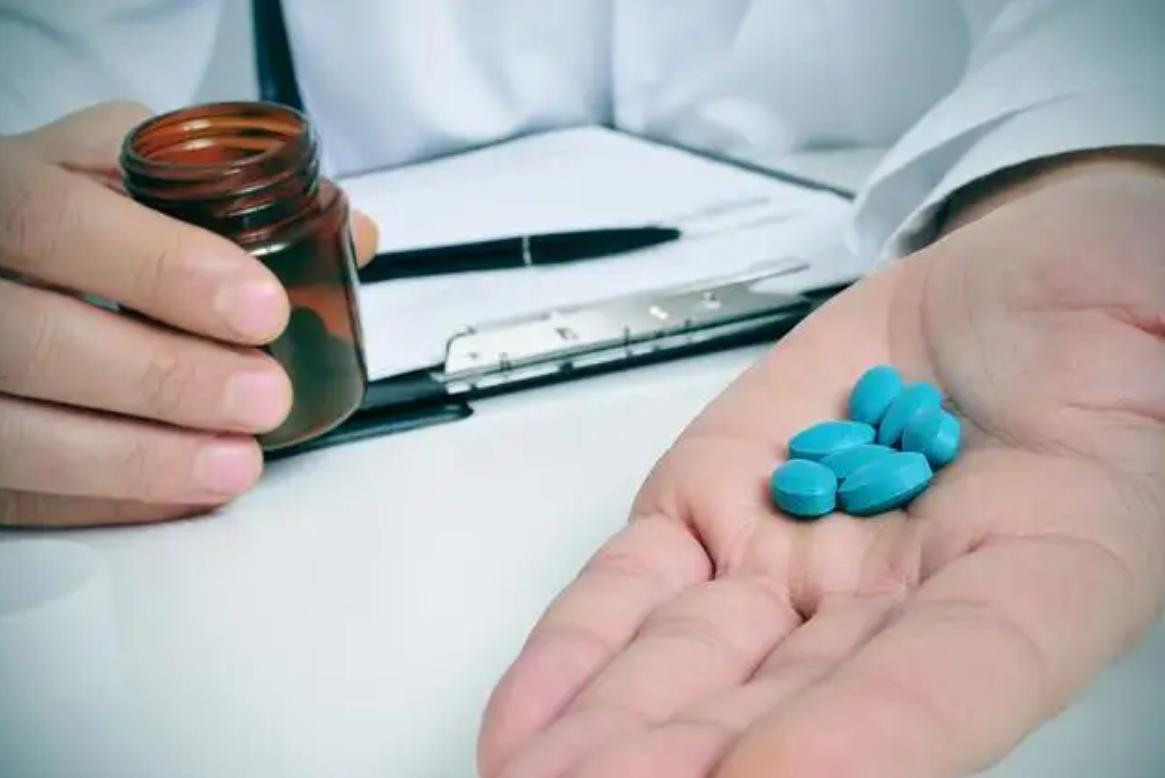 00后女孩创业赚钱100万,湖南00后女孩试药