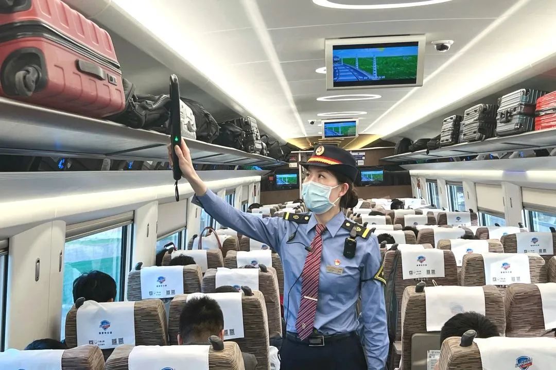 动起来为新的力量喝彩歌词,动起来给生活添点彩的图片