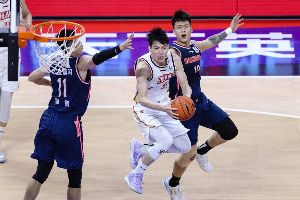 广东18-19赛季赛程回顾,广东官宣二番战12人最强阵容