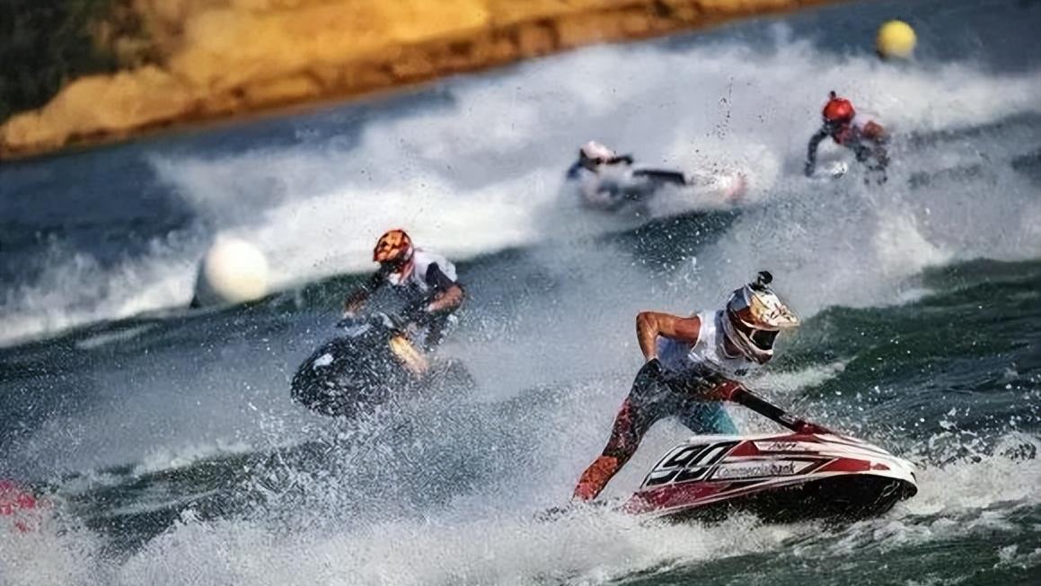 风靡全球的水上休闲运动（七）摩托艇运动