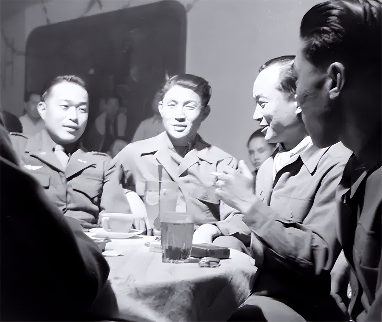 国军少校被俘后送去改造，高声大喊：我是902，获得*云陈**亲自接见