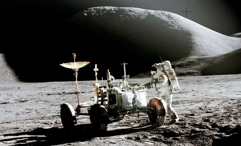 到过月球的人都是谁？为何从月球回望地球，宇航员都会害怕