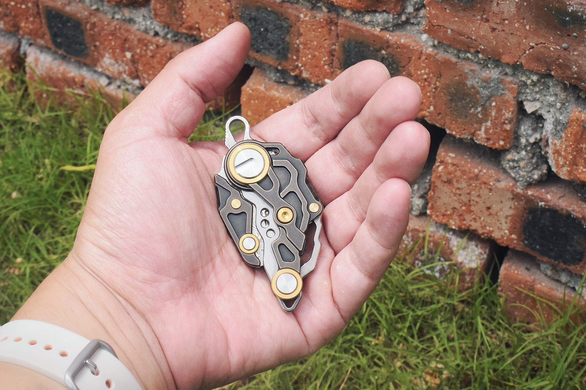 浓浓机甲风，把玩实用两相宜！三刃木大马士革挂脖*刀折**体验