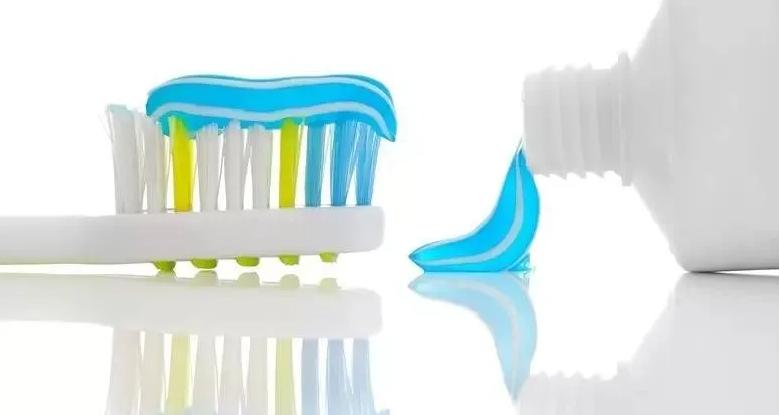 枕头发黄都是油怎么洗,枕头发黄怎么清洗有什么小妙招