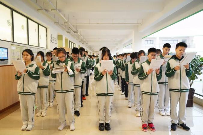 以一日之力，应朝阳之功——记乐山东辰高中部的一天