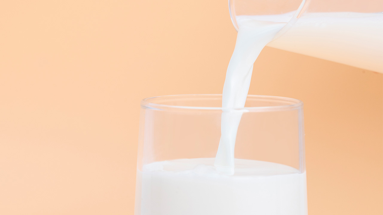 确诊新冠咽痛吃什么,感染新冠嗓子痛喝热水还是冷水