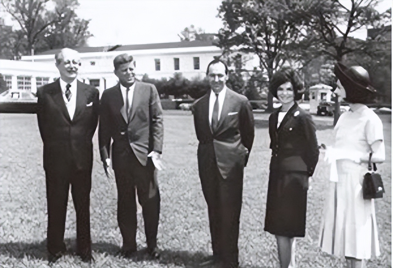 肯尼迪被杀后谁接任总统,肯尼迪总统被杀案解密