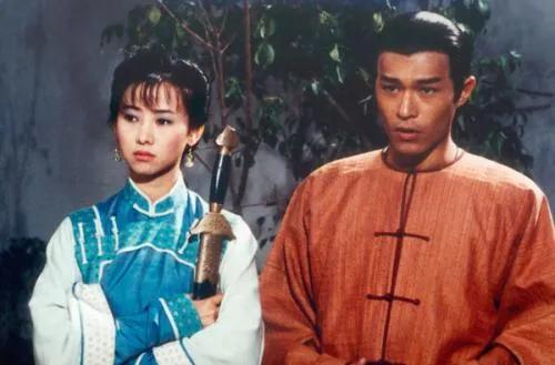 出身清华世家，以“*星艳**”出名，她到底有多疯？