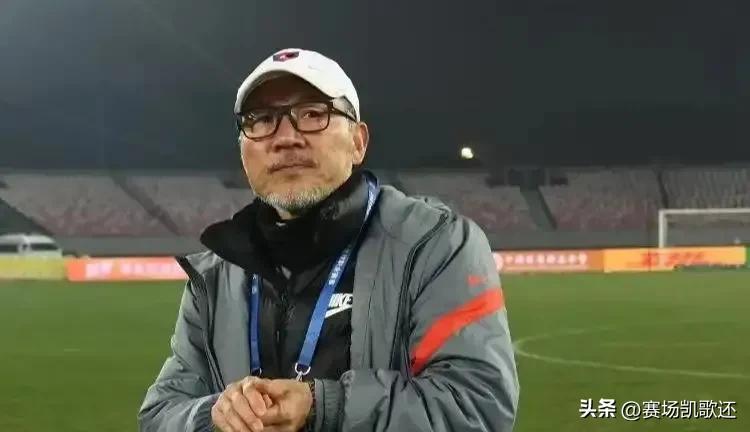 男足又添留洋球员,中国男足更新换代的阵容