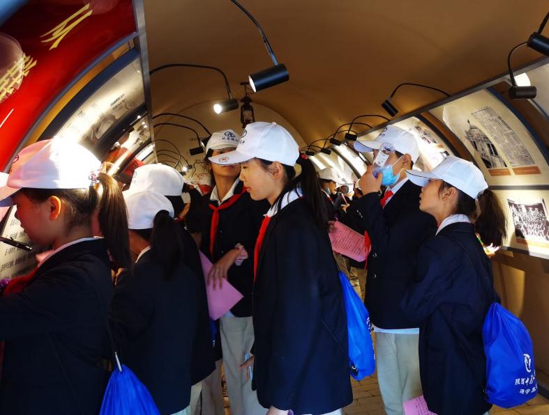 小学赴港研学5天收费近6000，家长吐槽“霸王条款”，教育局回应