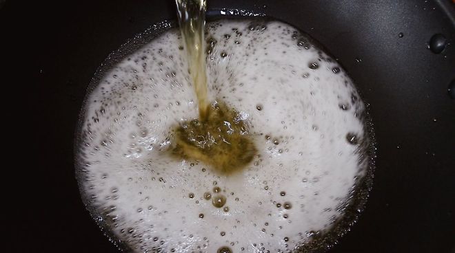 冰箱的猪肉结冰怎样解冻最快,猪肉冻住怎么才能快速解冻