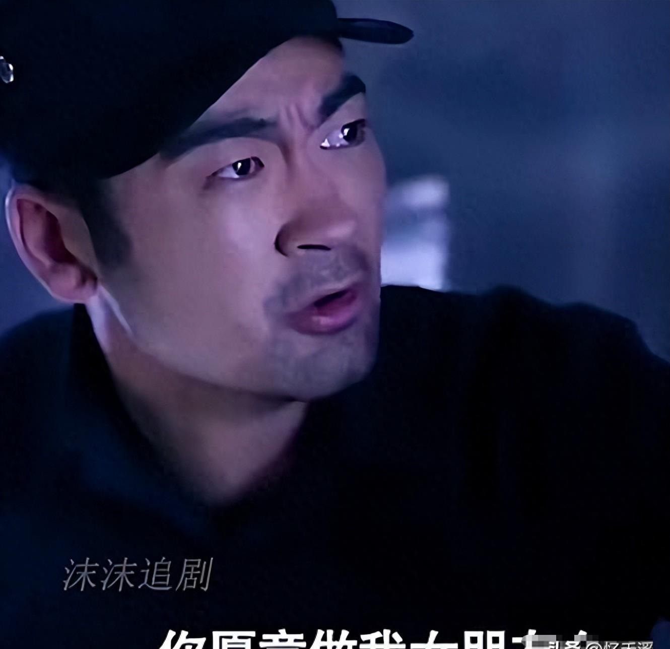 狂野诱惑！超辣女王舔刀瞬间！