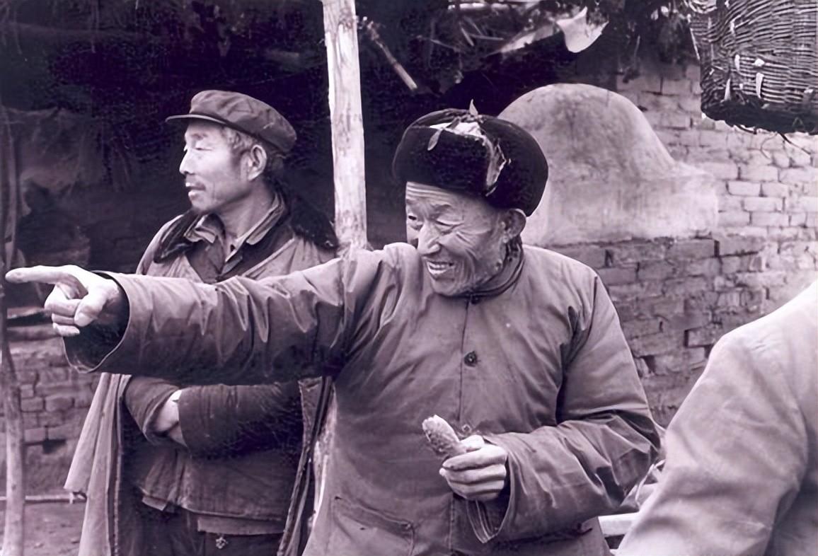 山西老农砍柴发现藏金洞,山西老汉发现山洞洞里藏金砖