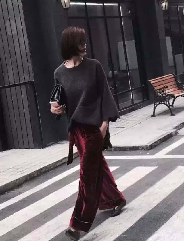 雅格狮丹穿搭,雅格狮丹t恤配什么裤子