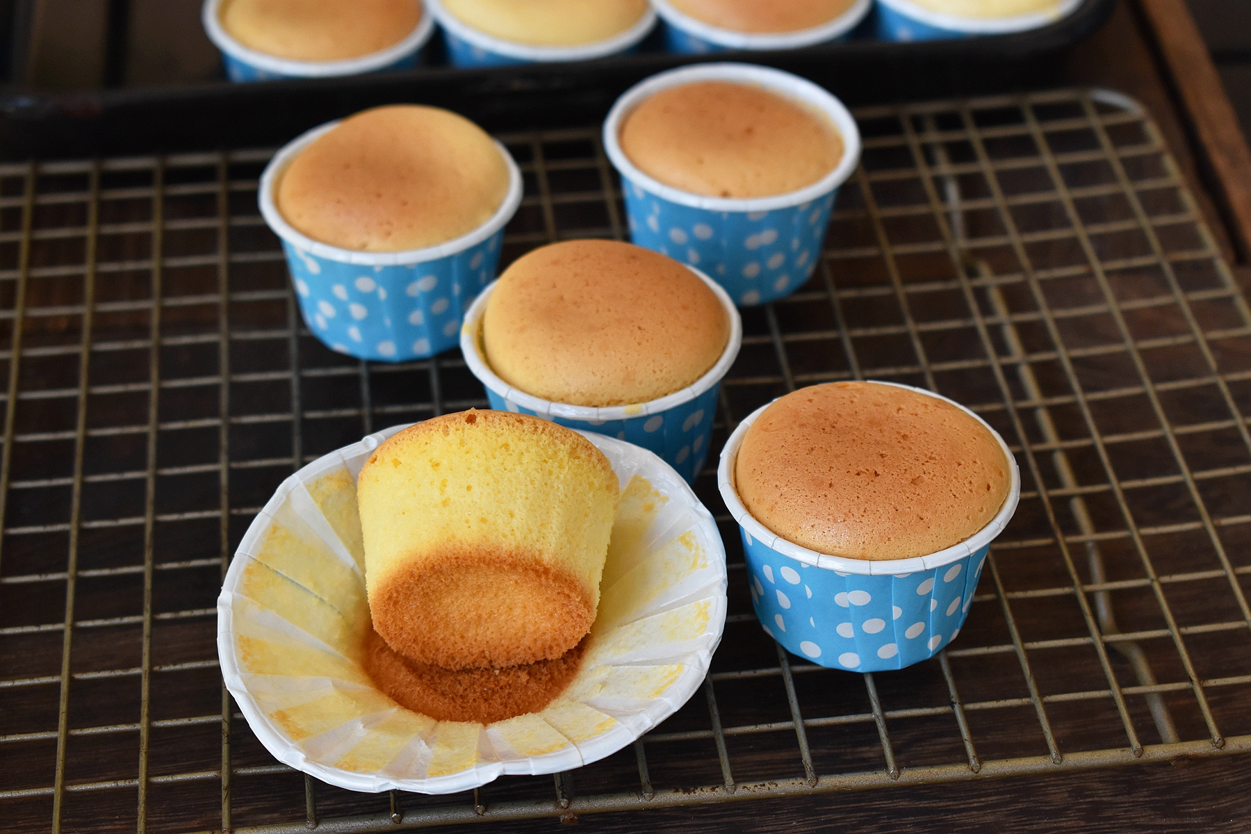 蓬松柔软的蛋糕该怎么做,用烤箱怎么做蛋糕蓬松柔软