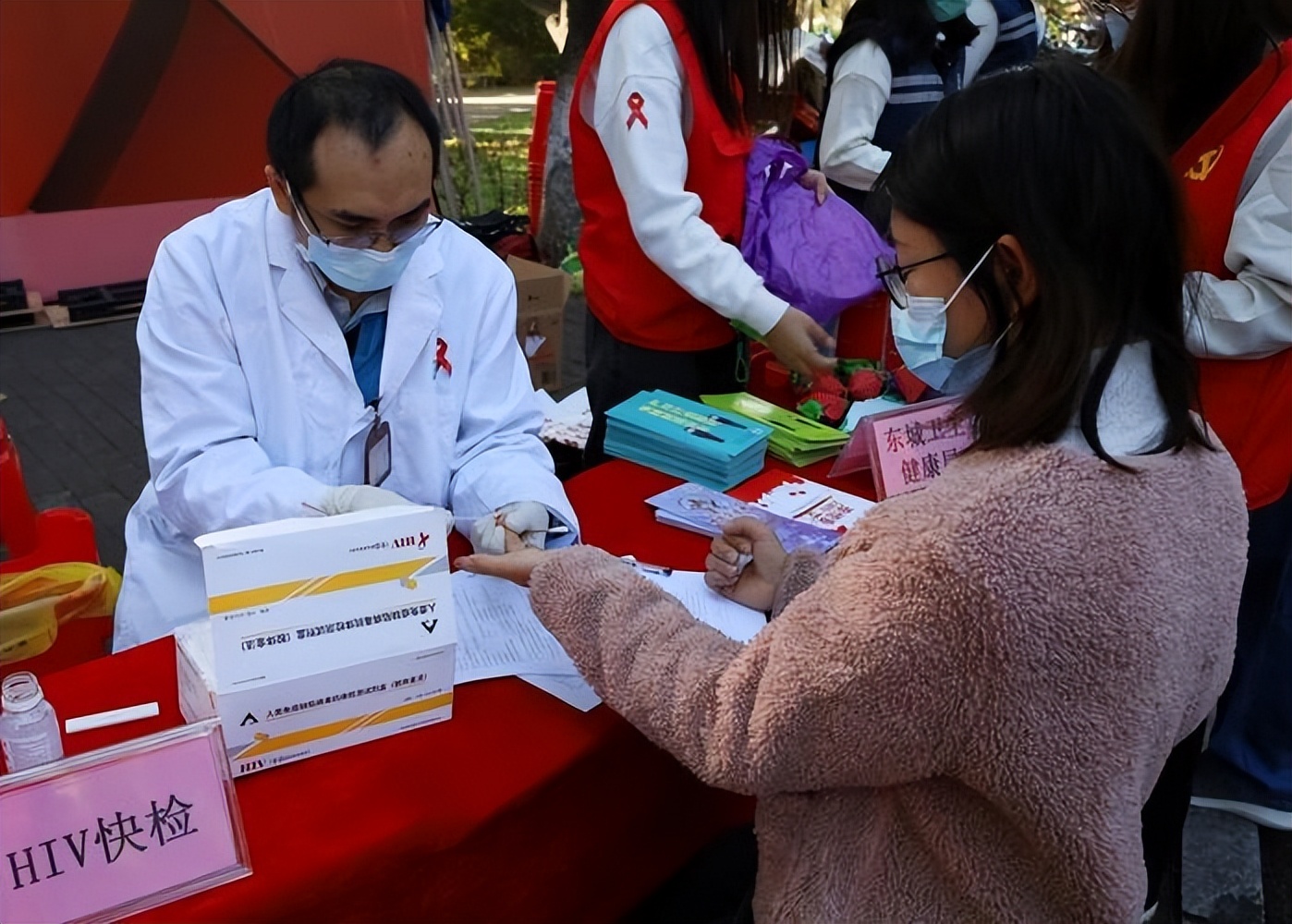 不断攀升的老年艾滋病,无处安放的生理需要,做好3点预防艾滋病