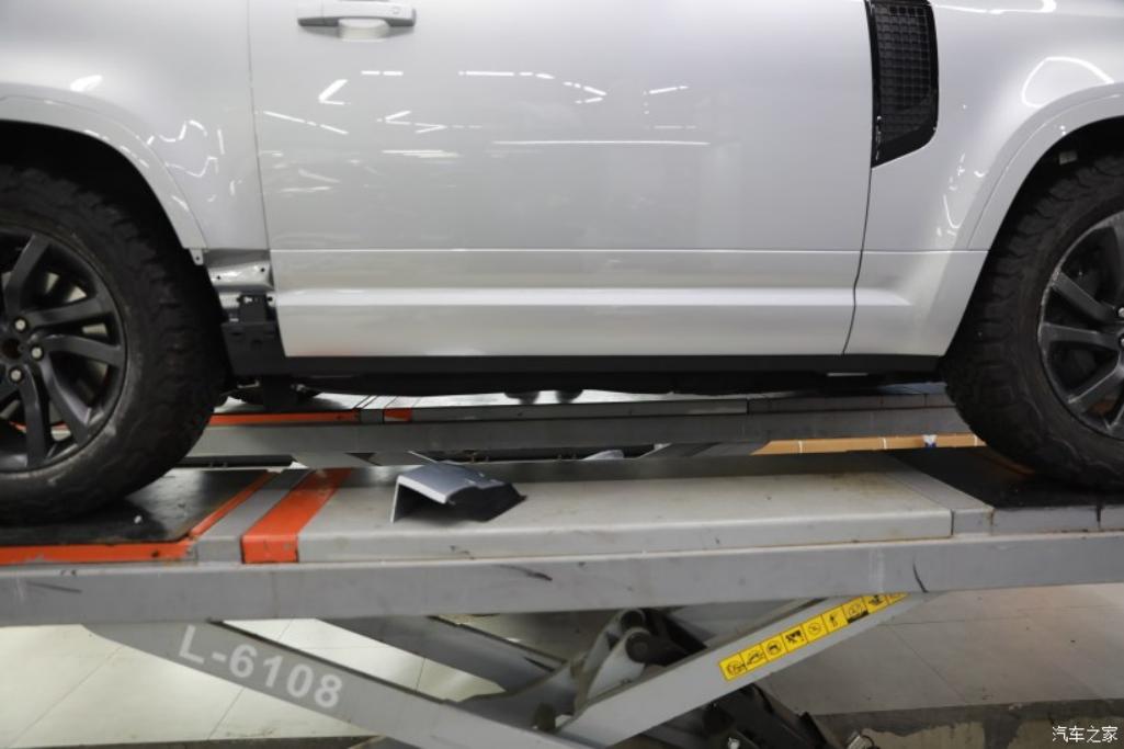 路虎卫士改装17寸轮毂,路虎卫士22寸黑色轮毂固定踏板