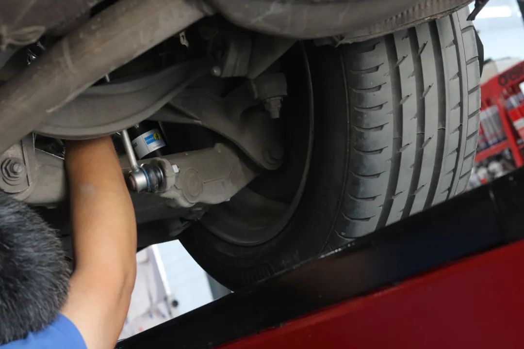 怪兽修车视频全集,13年宝马gt535升级新款内饰