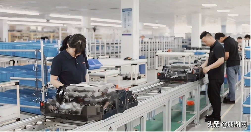 智能对话机器人如何实现,快仓智能仓储机器人还能和人对话