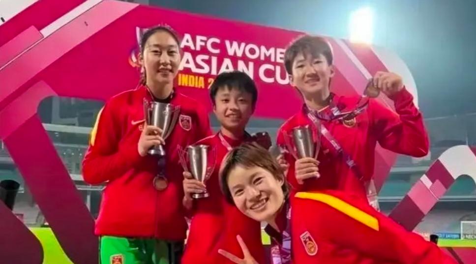 中国女足张琳艳头球神奇逆袭,张琳艳女足获奖