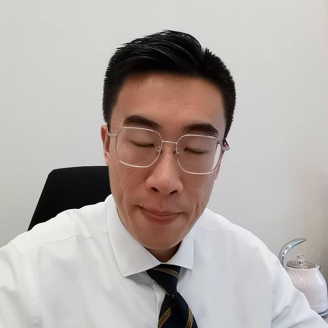 当代年轻人应该活得更现实提问,抽象看待人生