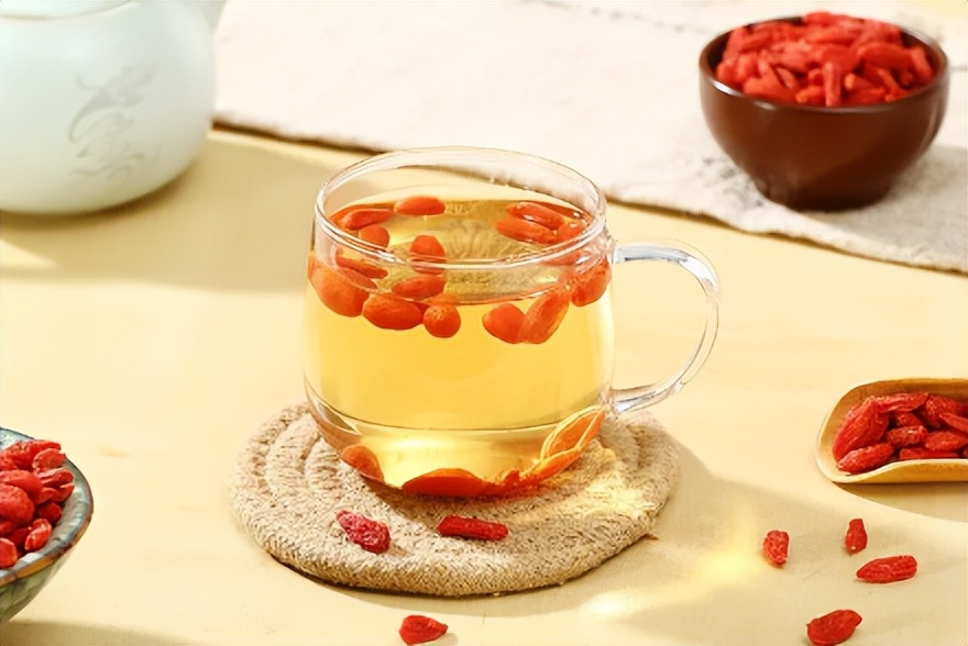 45岁女人每天坚持保养,女性45岁后要记住这6点