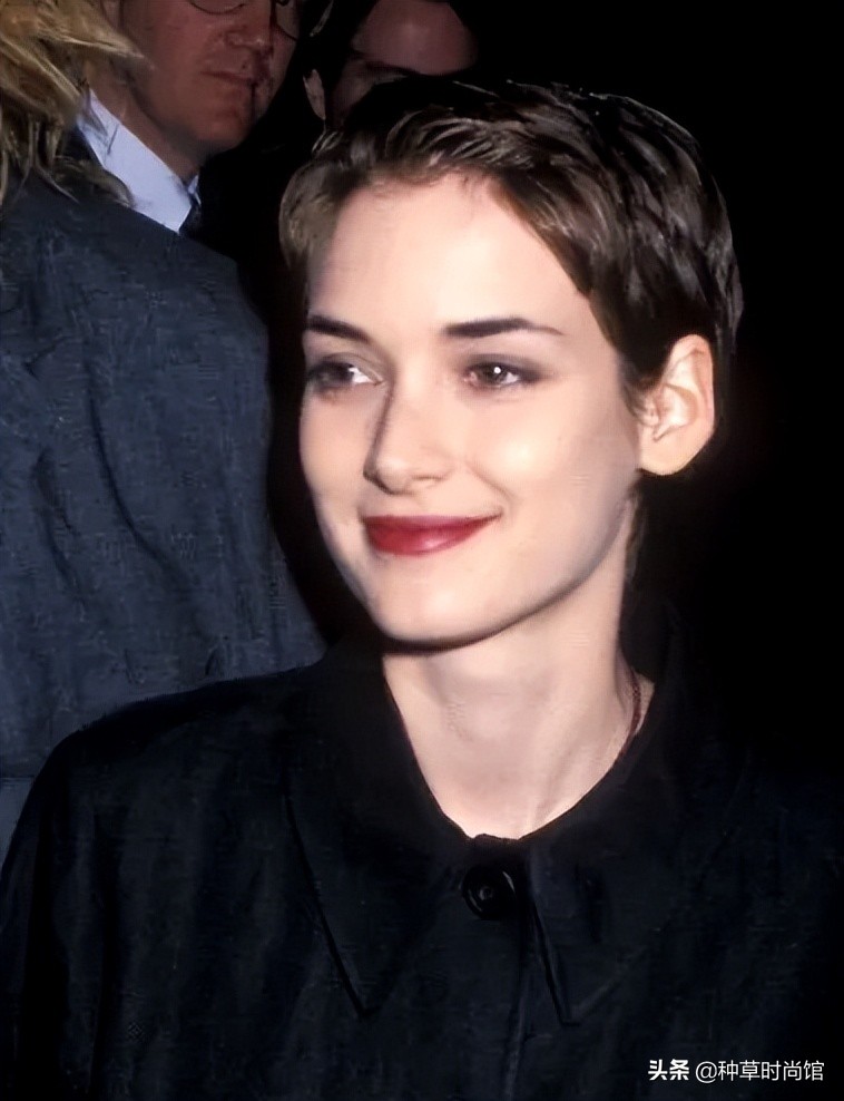 大方脸高颧骨女生适合的短发,短宽脸高颧骨女生适合的短发