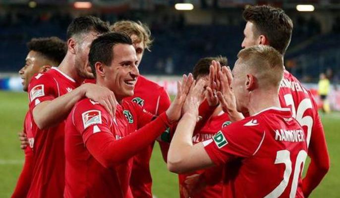 德乙不伦瑞克vs汉诺威96,德乙凯泽斯劳滕vs卡尔斯鲁厄