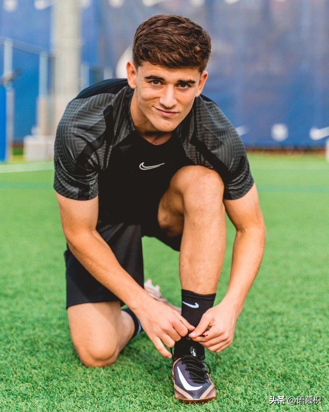 世界杯最帅气的3位足球明星,2022世界杯各队十大帅哥