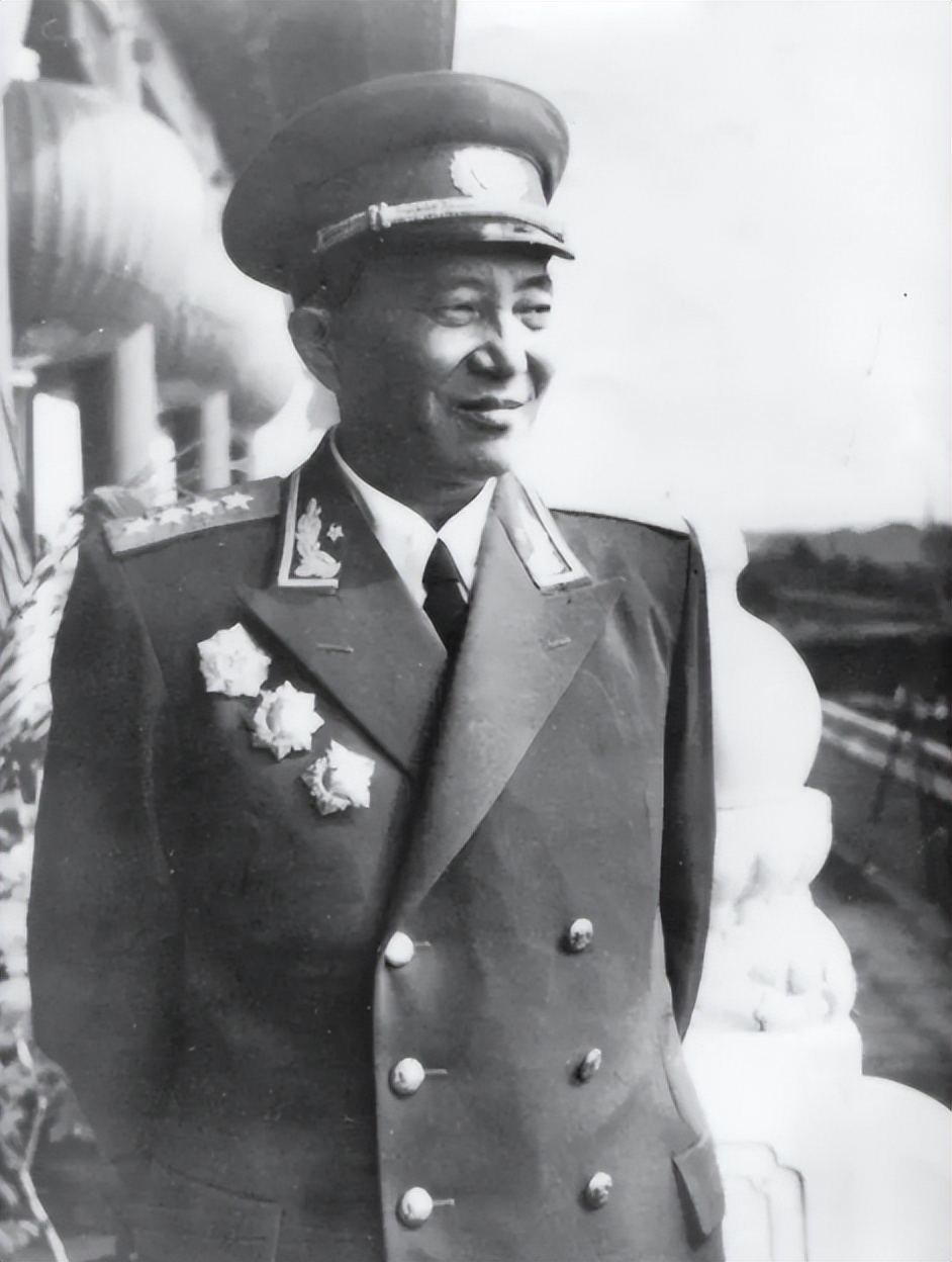 陈家亮羞愧难当,中国男足失败名场面