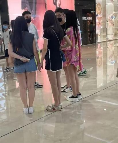 王思聪一晚消费24万的夜店,王思聪酒吧消费200w