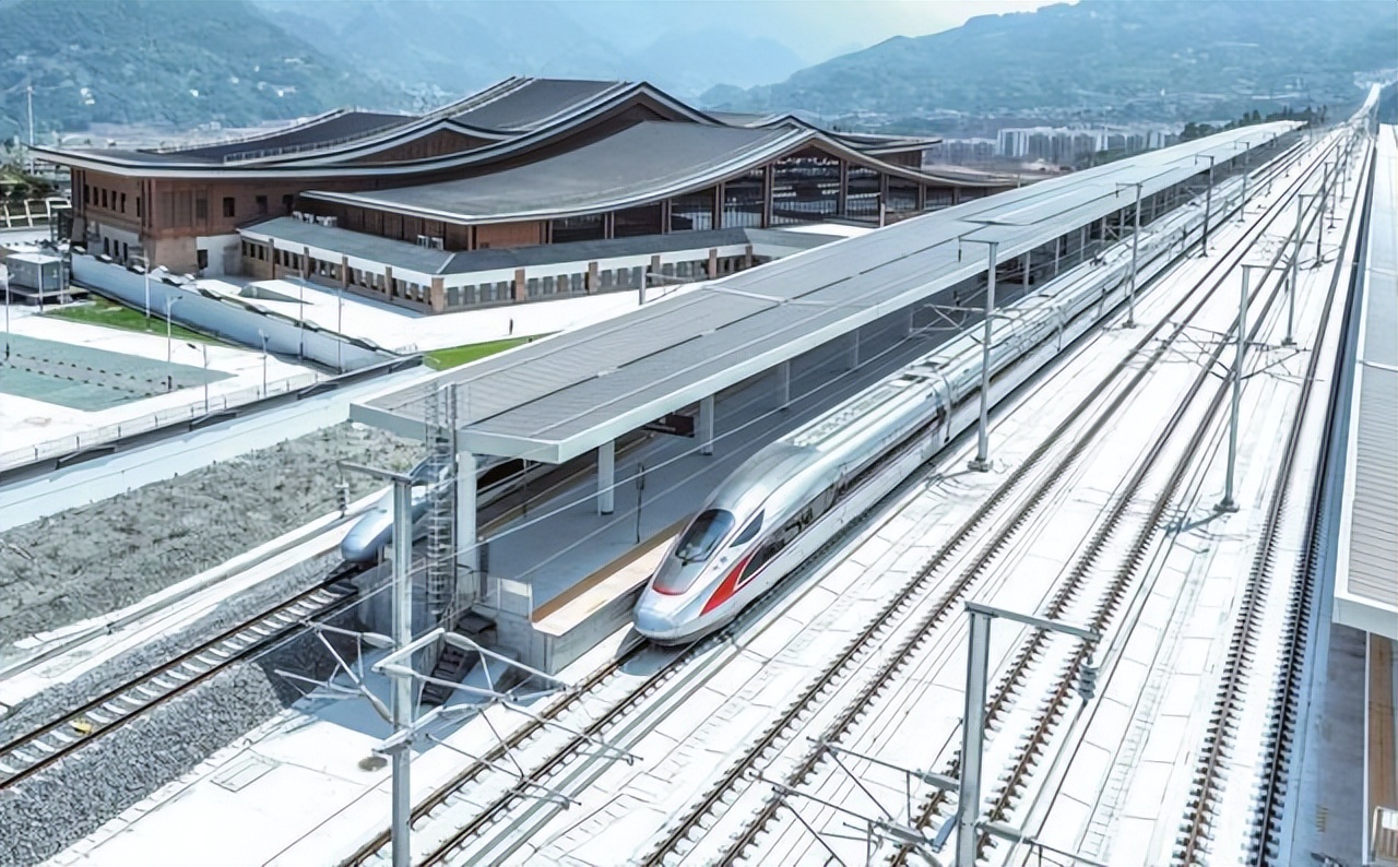 国家投资建设高铁站,国家高铁投资规划