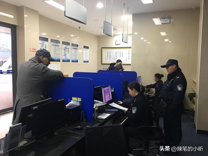 被泼硫酸毁容的16岁少女,十六岁花季少女被泼硫酸