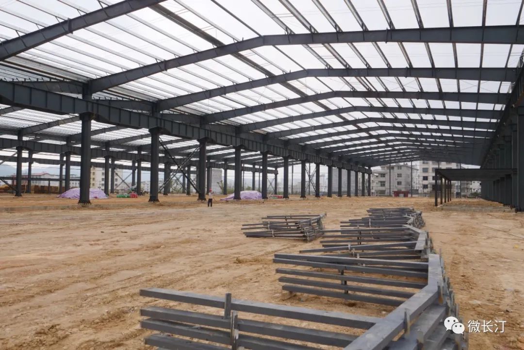 强化要素保障全力推进项目建设,高效率高标准严要求抓好在建项目