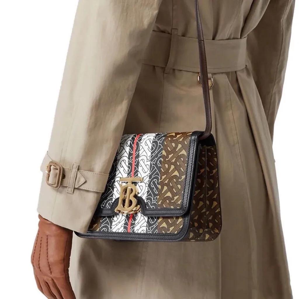 burberry经典款是什么版型,burberry英伦经典