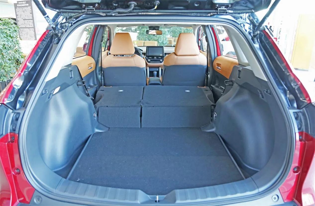 女性新手买什么小轿车,新手女生买个什么汽车合适