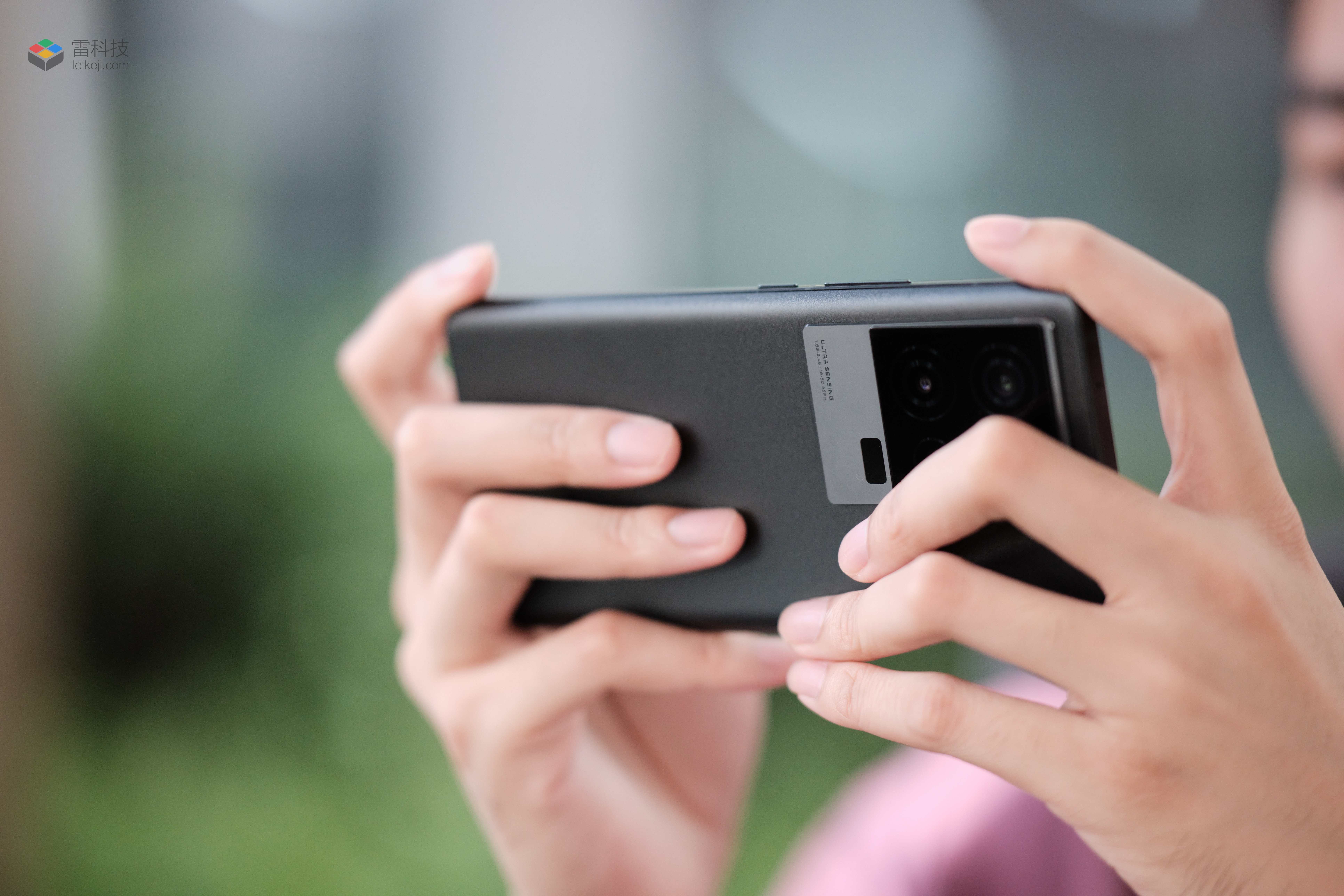 iqoo11s发布价格,iqoo11s值不值得买