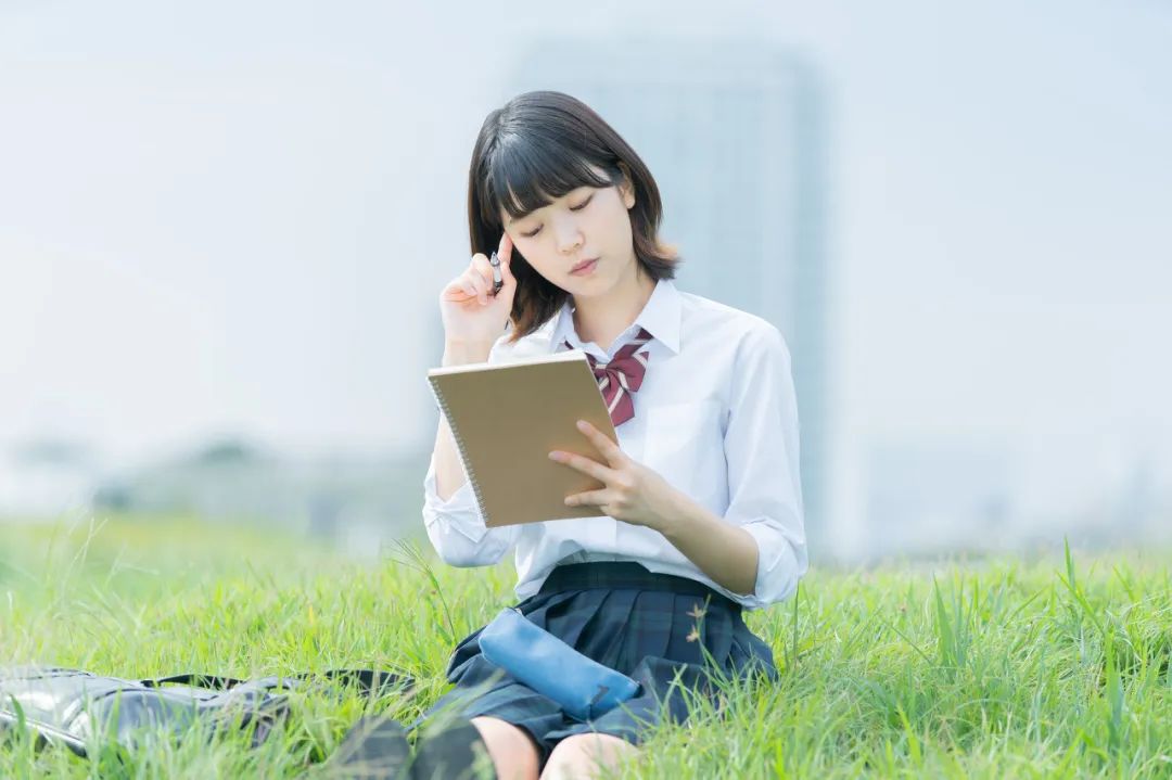 人民日报读书与不读书区别,人民日报读书与不读书的区别视频