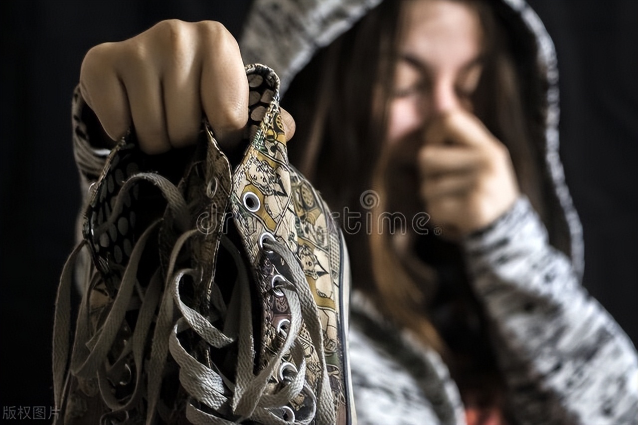 怎么样才能彻底清除脚臭和鞋臭,怎样去除鞋臭最快最有效的方法