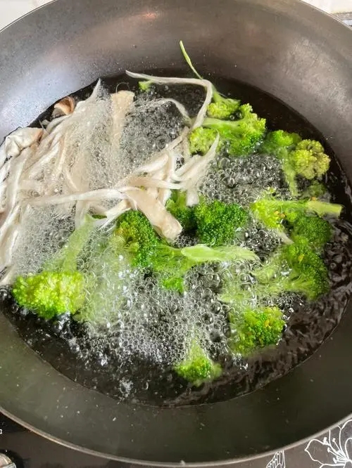 只吃水煮蔬菜和鸡蛋减肥可以吗,什么蔬菜水煮吃减肥有营养